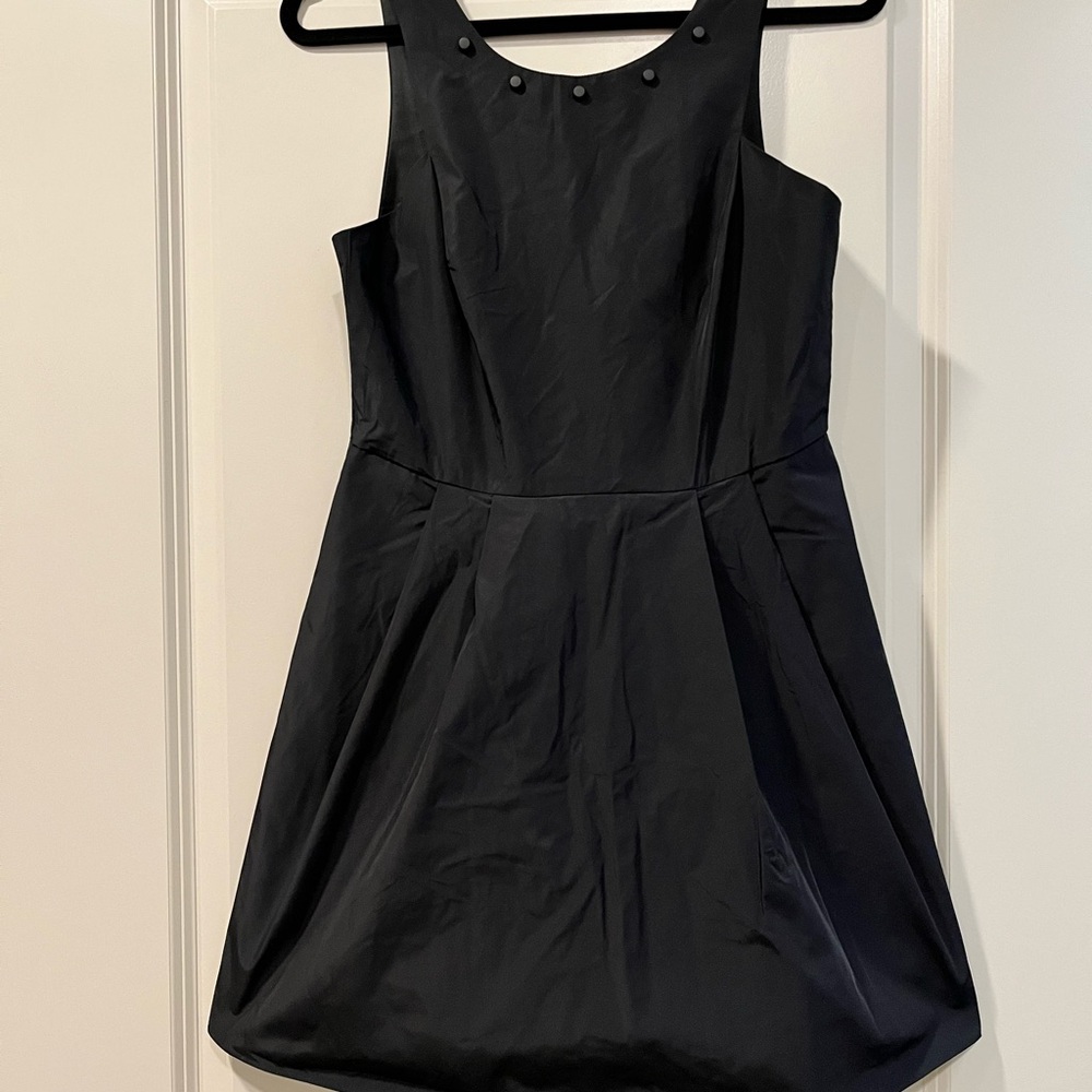 Elegant Black Sleeveless Dress